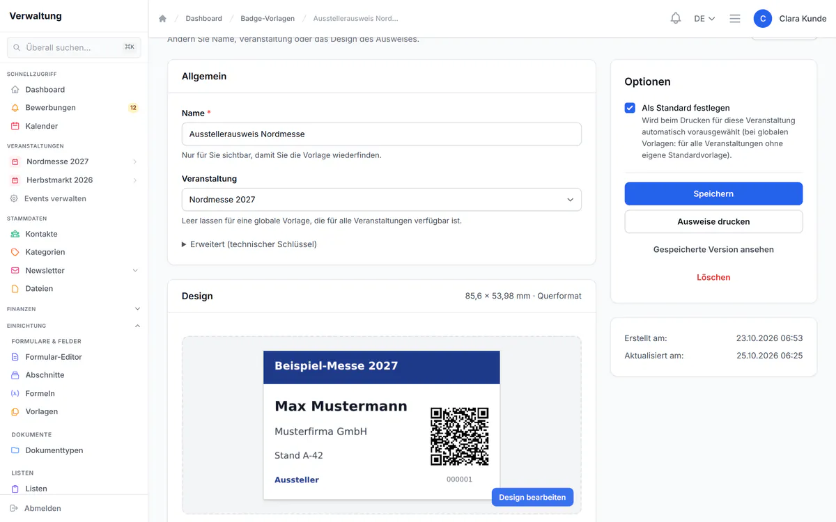 Der Ausweis-Designer von PlanDocket mit einem Ausstellerausweis samt QR-Code.